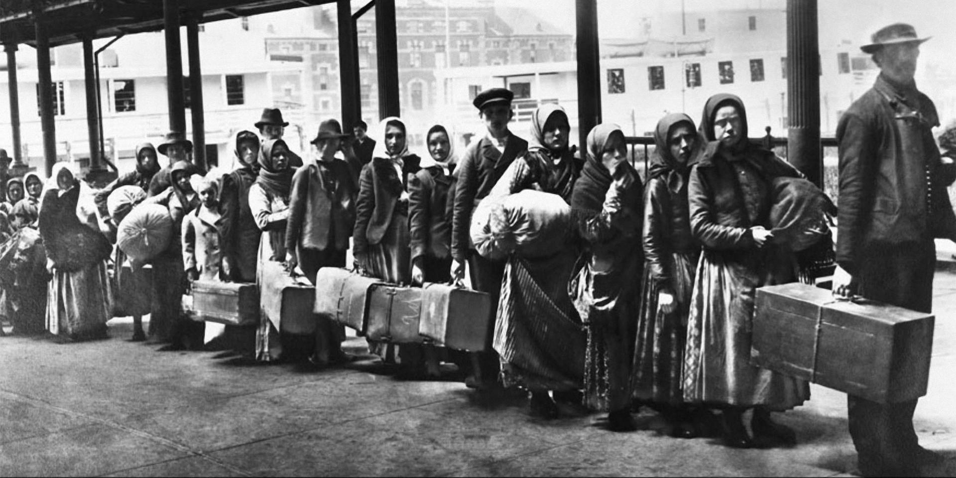 Migranti at Ellis Island 1892