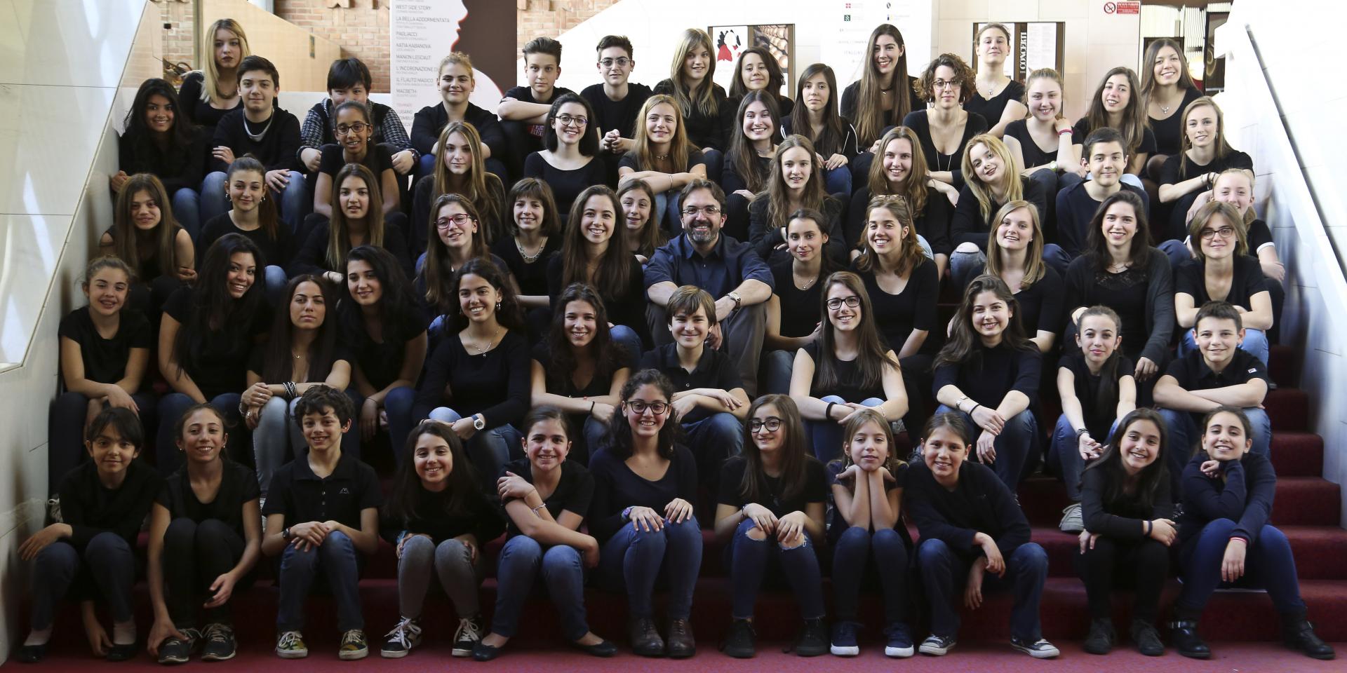 Il Coro di voci bianche del Teatro Regio e del Conservatorio 'G. Verdi' con il maestro Claudio Fenoglio