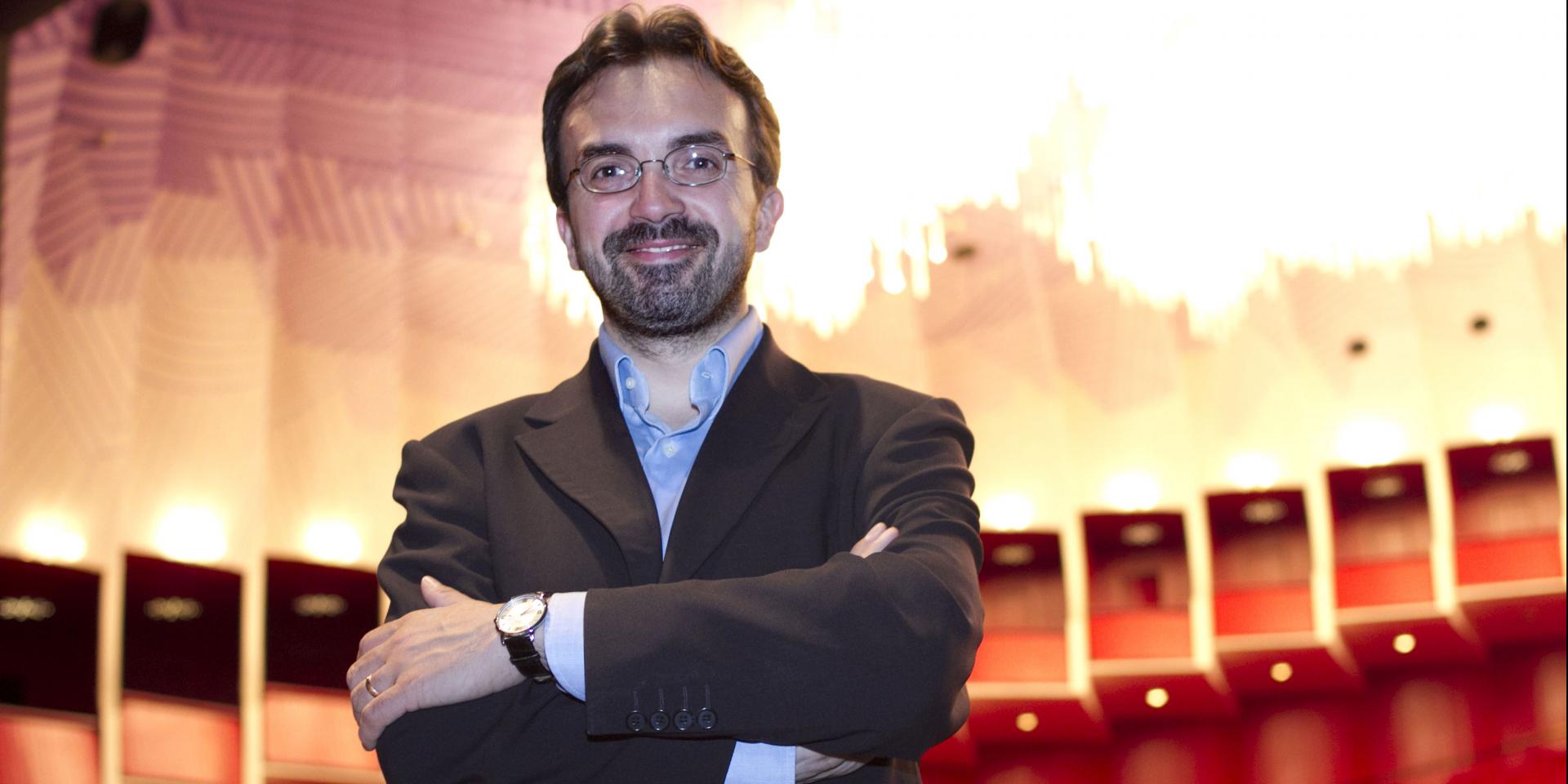 Il Coro di voci bianche del Teatro Regio e del Conservatorio 'G. Verdi' di Torino con al centro il maestro Claudio Fenoglio (foto Edoardo Piva)