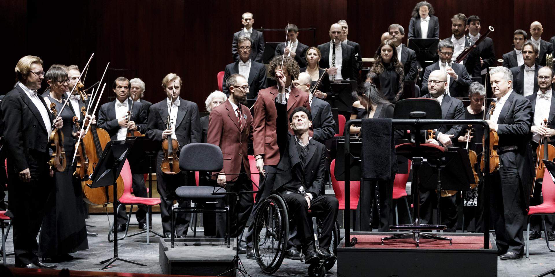 Ezio Bosso con l'Orchestra del Teatro Regio