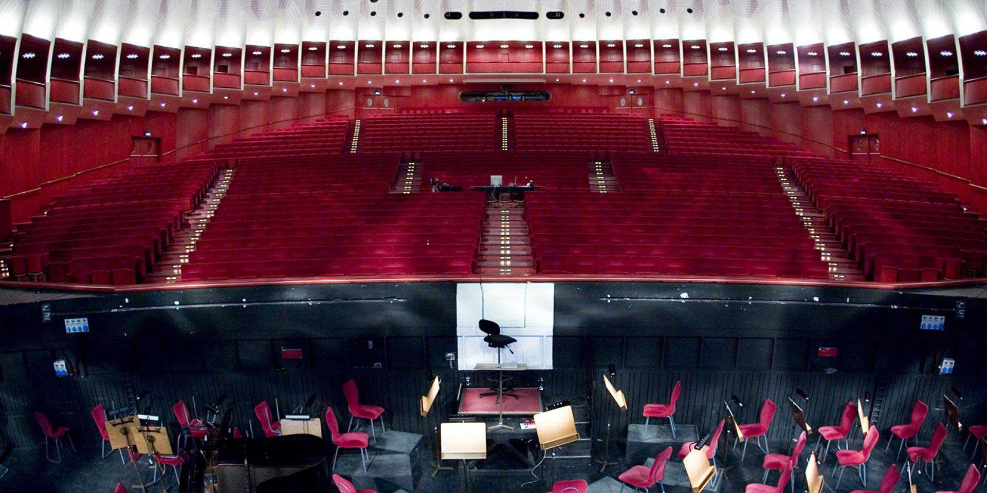 The chandeliers inside the foyer of Teatro Regio