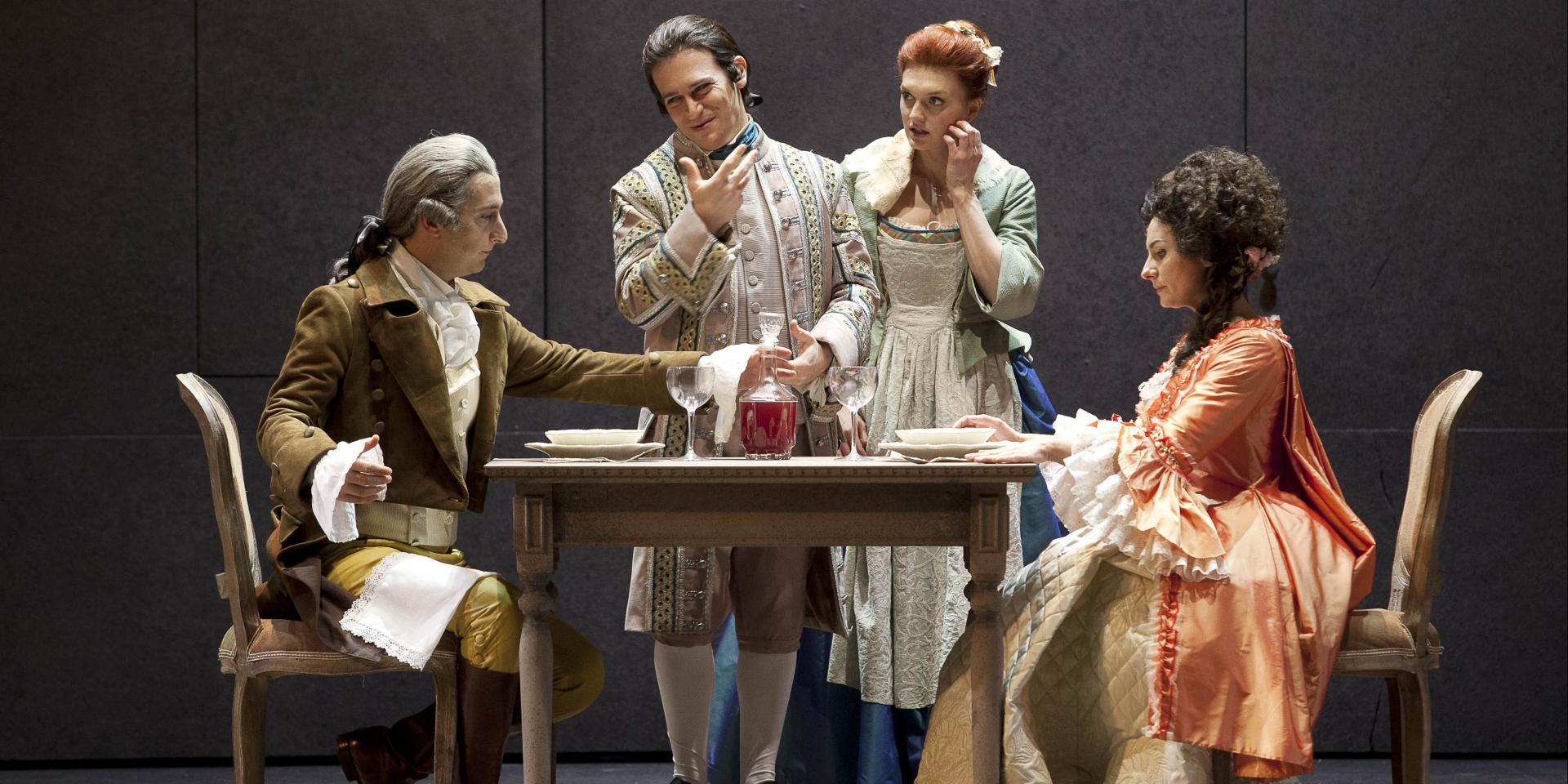 Vito Priante (Il conte d'Almaviva), Mirko Palazzi (Figaro), Ekaterina Bakanova (Susanna) e Carmela Remigio (La contessa) - foto Ramella&Giannese