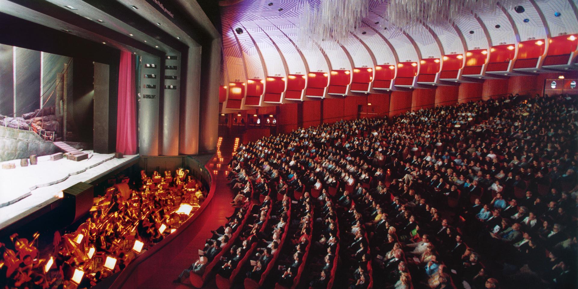 La sala del Teatro Regio (foto Edoardo Piva)
