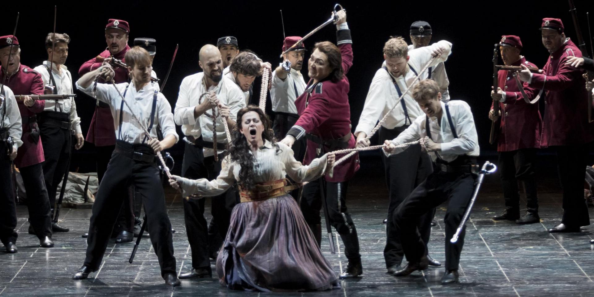 Anna Maria Chiuri (Azucena), In-Sung Sim (Ferrando) and the Chorus Teatro Regio Torino