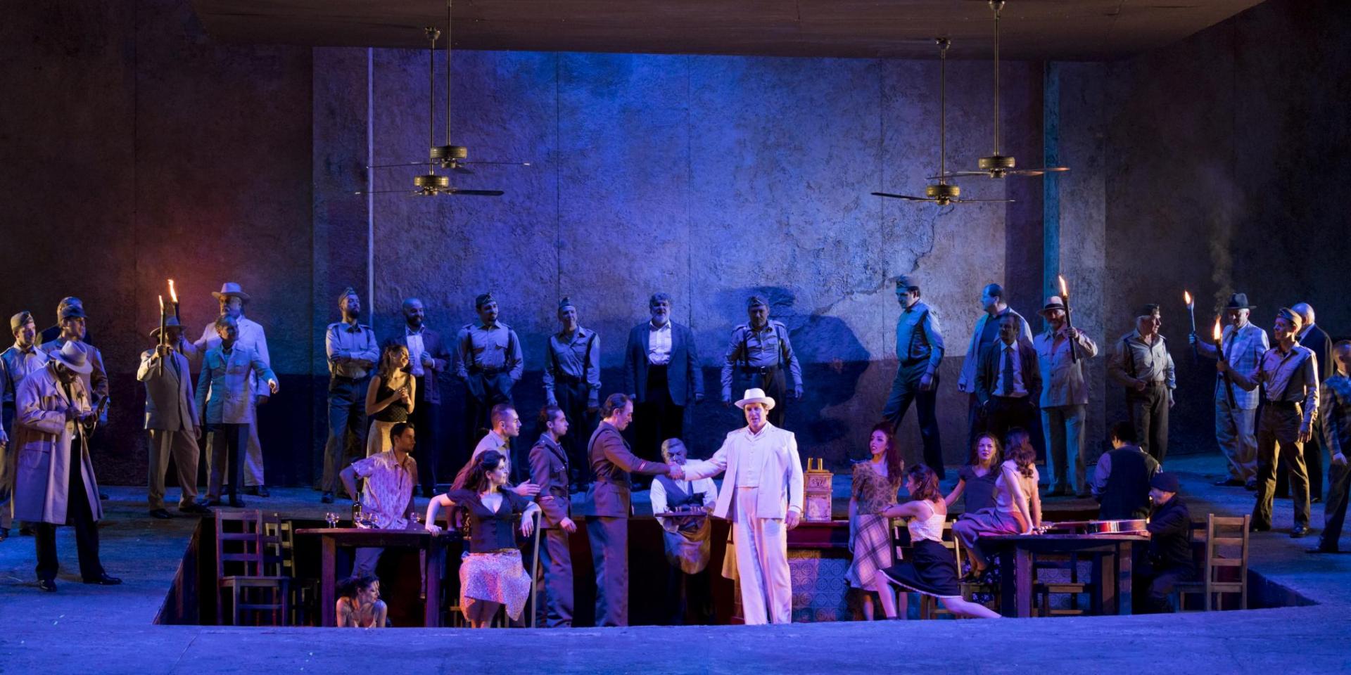 Varduhi Abrahamyan (Carmen), Lucas Meachem (Escamillo) and the Chorus Teatro Regio Torino