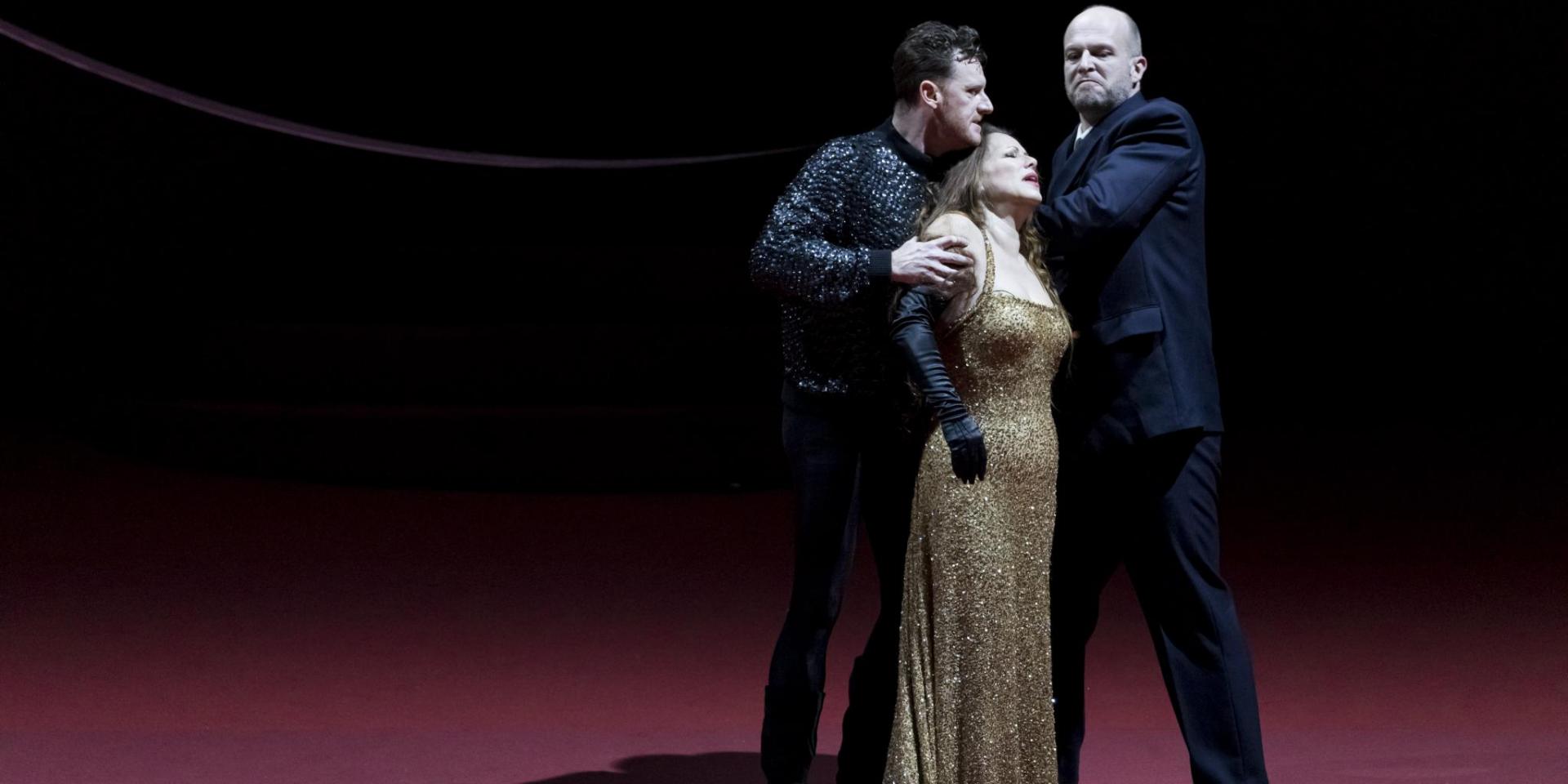 Norman Reinhardt (Alfonso), Annemarie Kremer (Violanta) e Michael Kupfer-Radecky (Simone Trovai) - foto Edoardo Piva