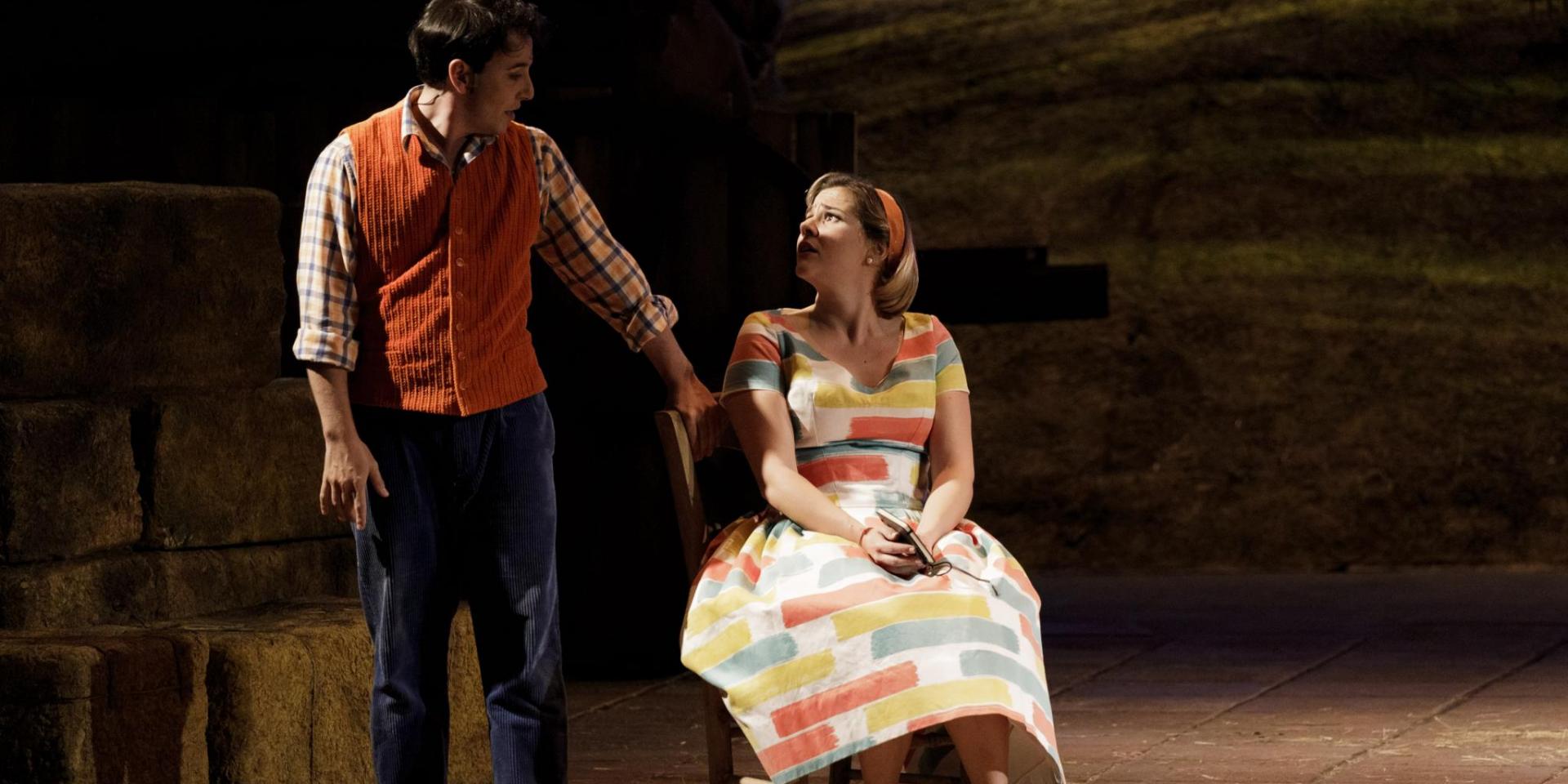 Santiago Ballerini (Nemorino) and Lavinia Bini (Adina)