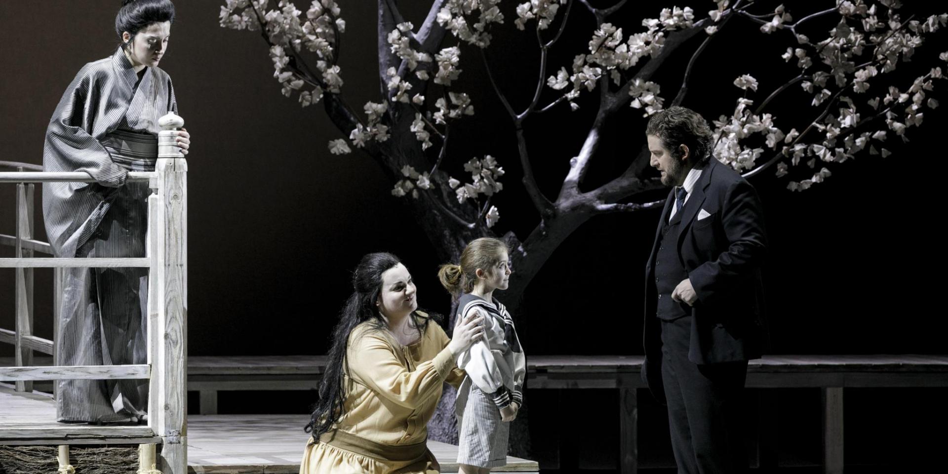 Sofia Koberidze (Suzuki), Rebeka Lokar (Madama Butterfly), Sofia La Cara (Il figlio di Butterfly) e Simone Del Savio (Sharpless)