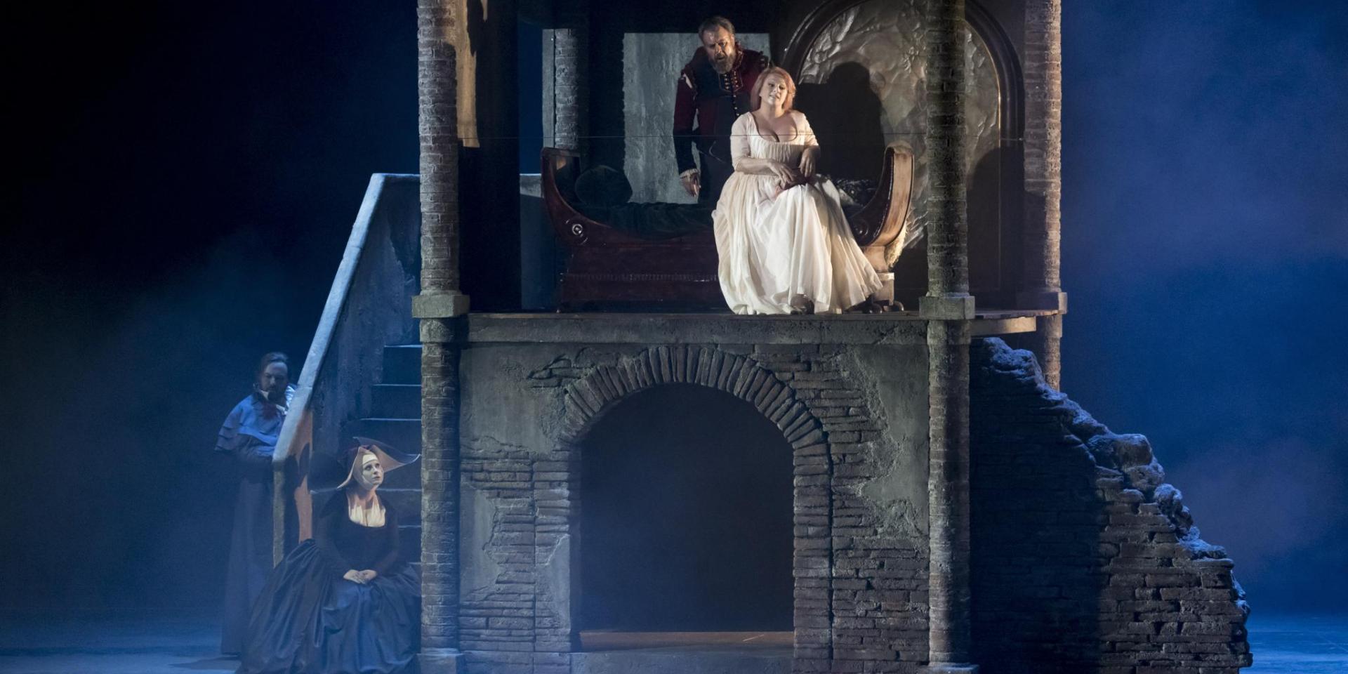 Stefan Pop (Il duca di Mantova), Carlotta Vichi (Giovanna), Carlos Álvarez (Rigoletto) e Ruth Iniesta (Gilda)