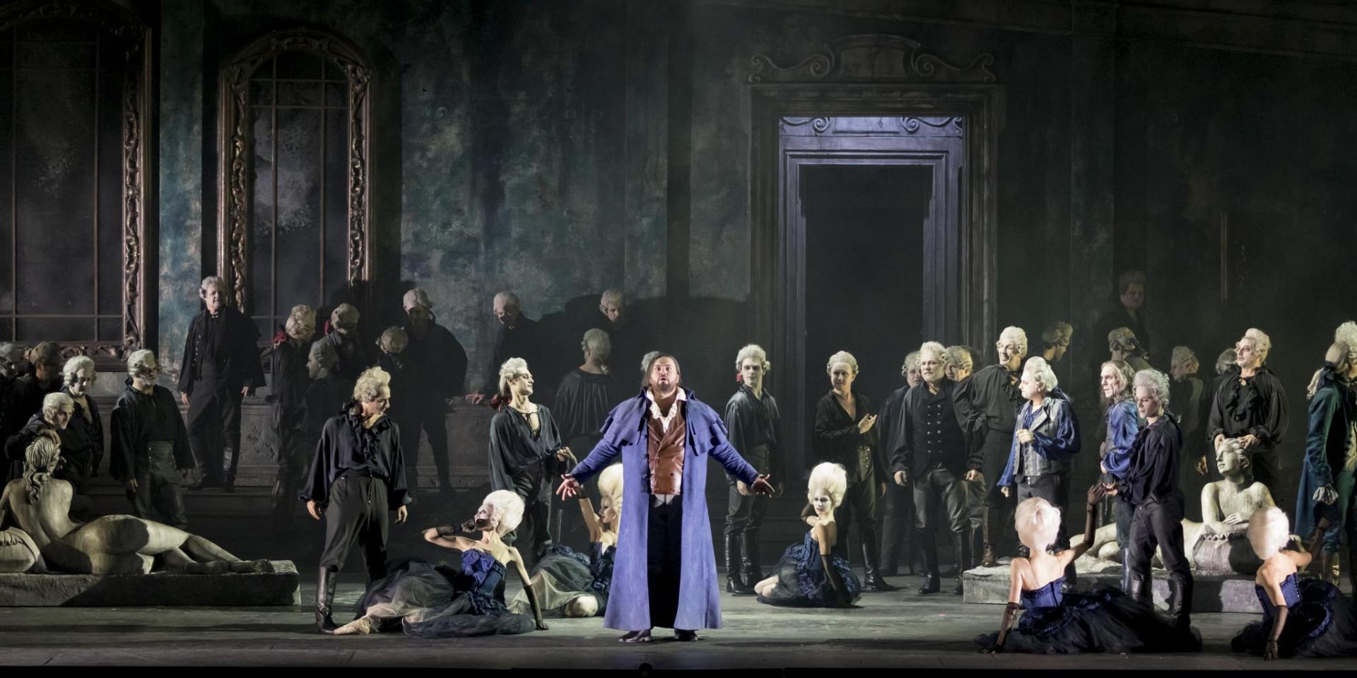 Stefan Pop (Il duca di Mantova), Luca Casalin (Matteo Borsa), Paolo Maria Orecchia (Marullo) e il Coro del Teatro Regio