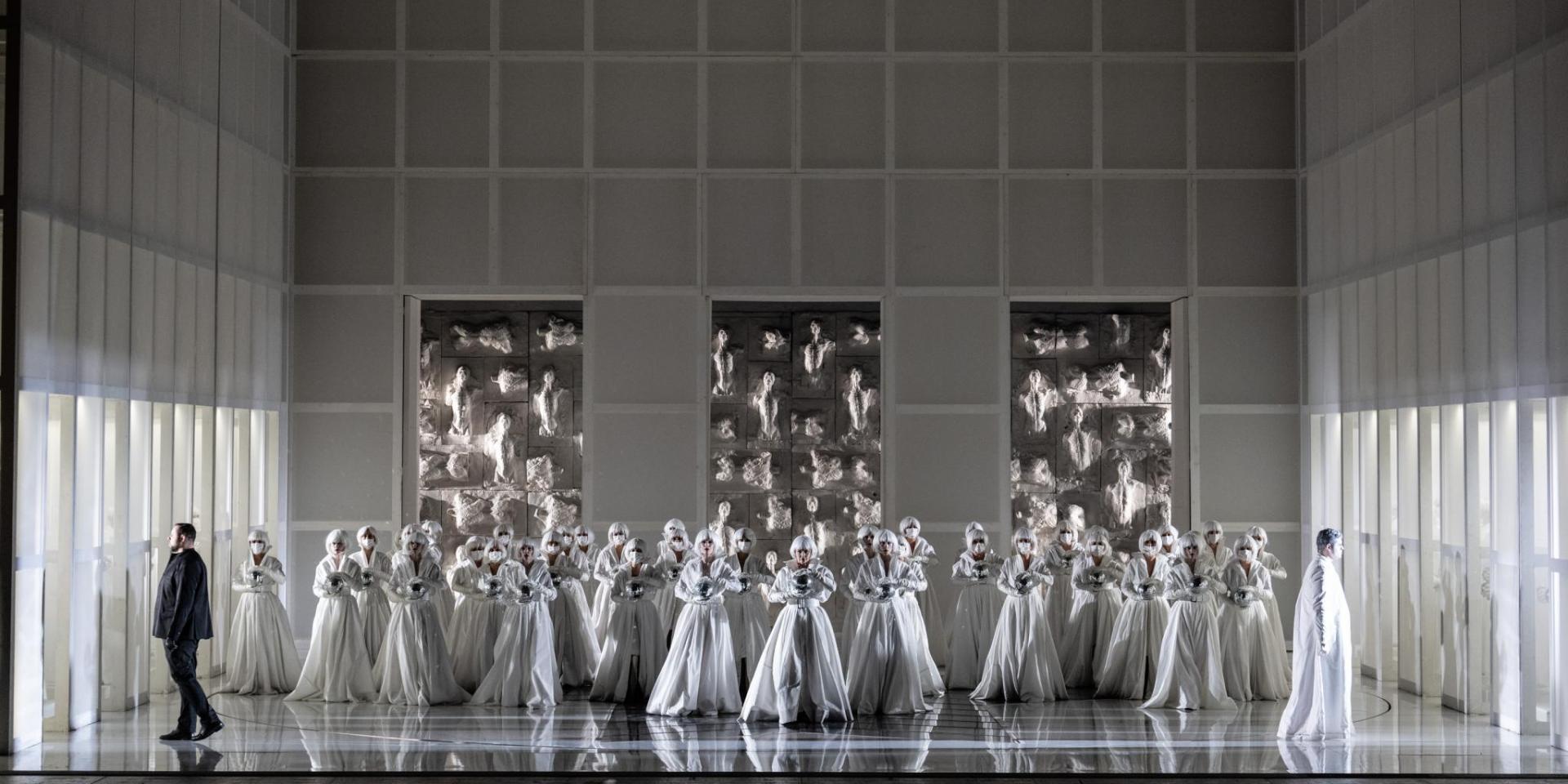 Mikheil Sheshaberidze (Calaf), Ingela Brimberg (Turandot), Nicola Pamio (Altoum) e il Coro Teatro Regio Torino - foto Andrea Macchia