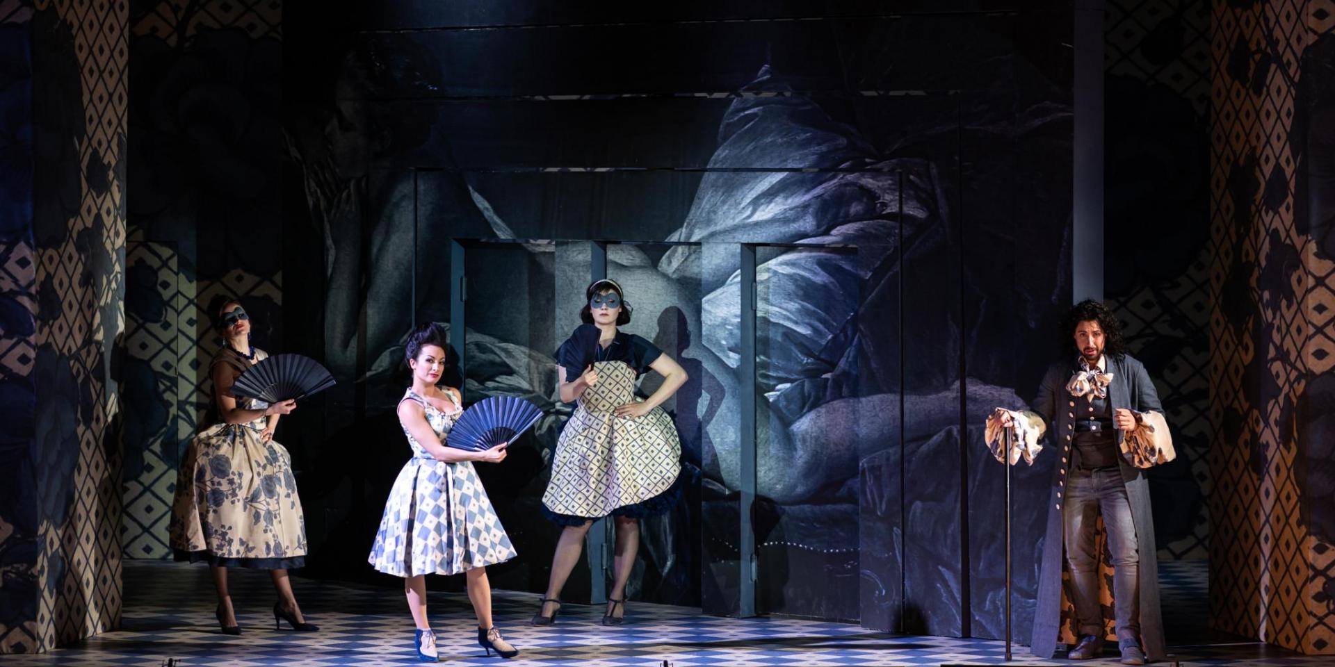 Elisa Verzier (La contessa), Carolina Lippo (Ernestina), Anna Marshania (Carlotta) e Omar Mancini (Il conte di Bandiera) - foto Andrea Macchia