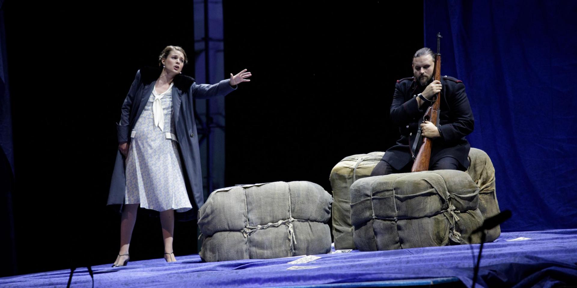 Benedetta Torre (Micaëla) e Jean-François Borras (Don José) - foto Andrea Melotti