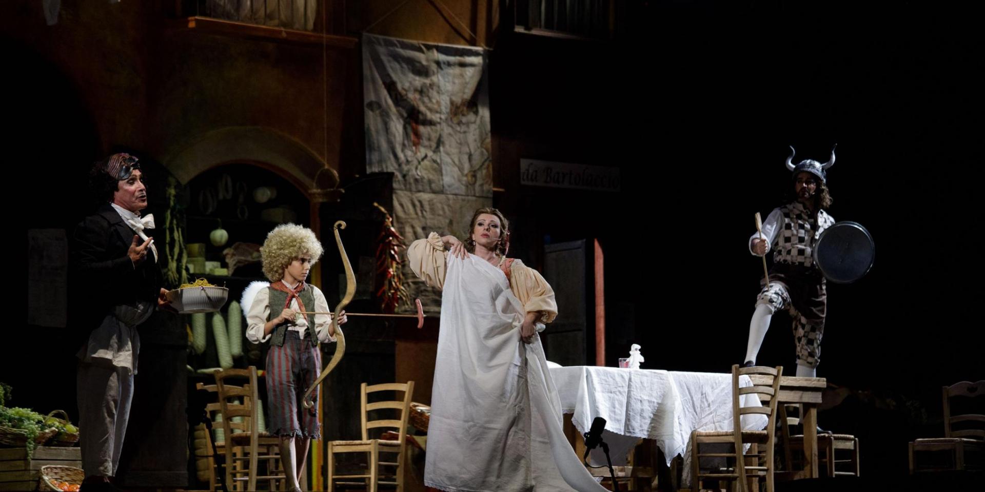 Domenico Colaianni (Don Checco Cerifoglio), Nicola Pascale (Mimo), Michela Antenucci (Fiorina) e David Ferri Durà (Carletto) - foto Fabio Melotti