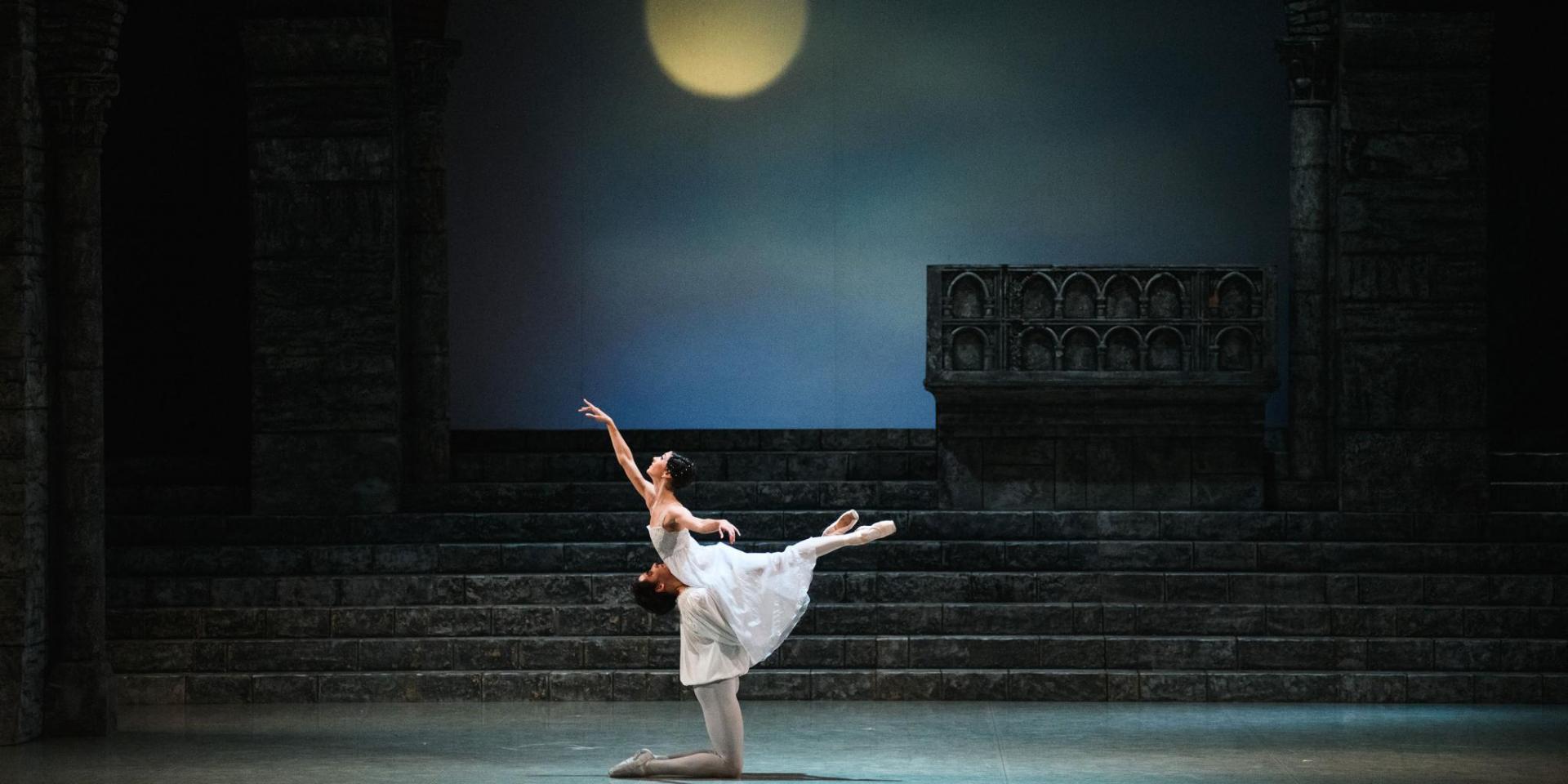 Stage photo of Romeo and Juliet (ph Nikita Chuntomov)