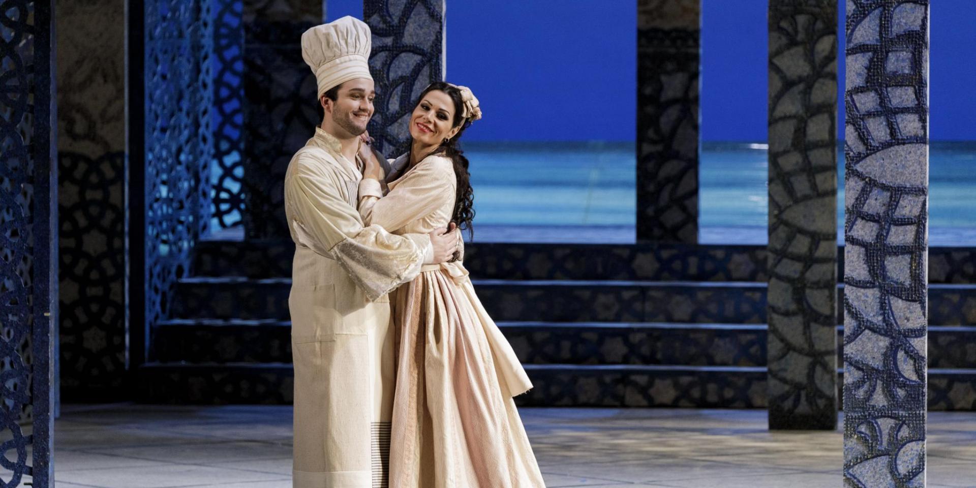 Xabier Anduaga (Lindoro) and Martina Belli (Isabella)