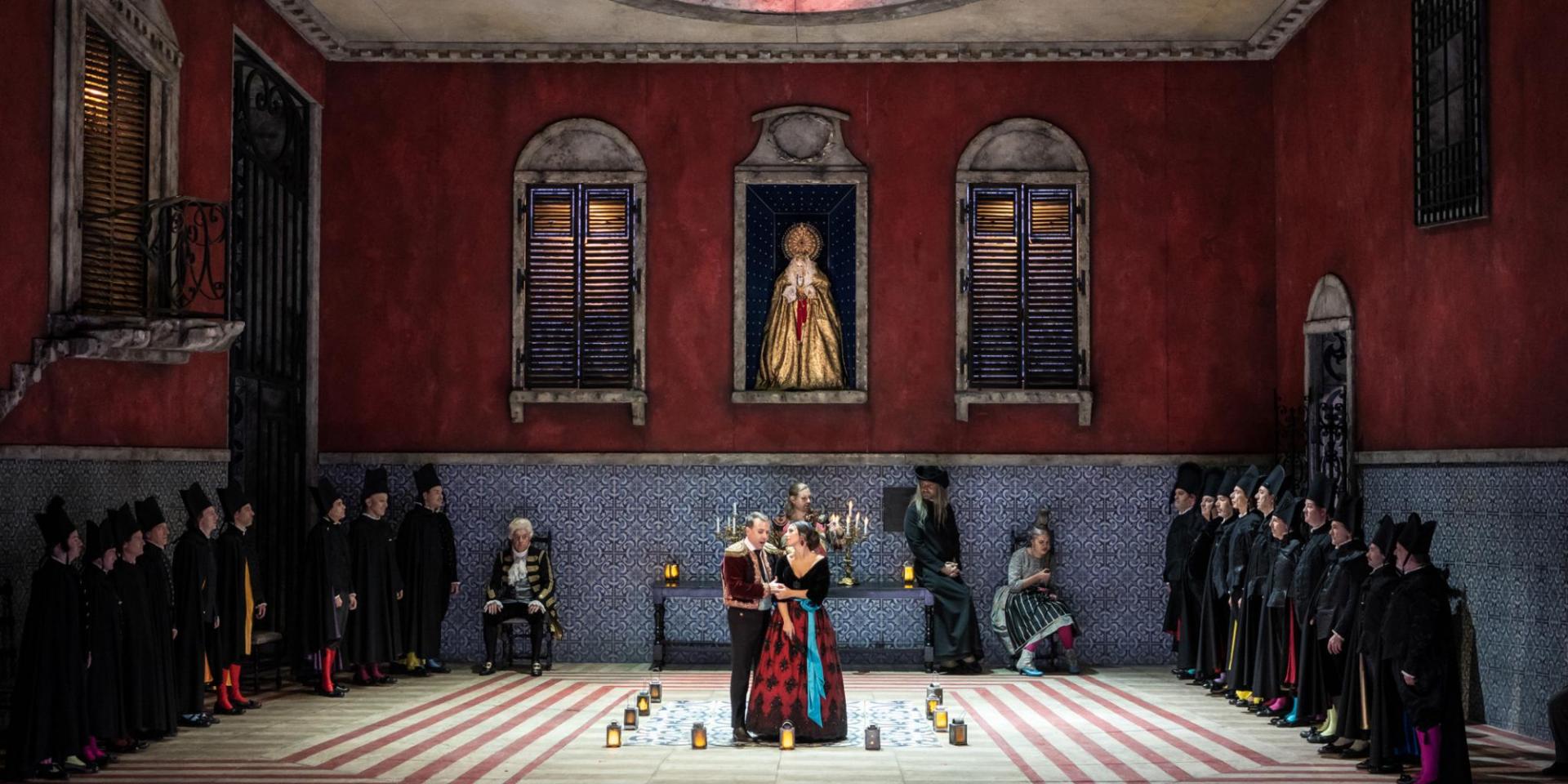 Nico Darmanin (Il conte d'Almaviva), Josè Maria Lo Monaco (Rosina), John Chest (Figaro), Guido Loconsolo (Don Basilio), Irina Bogdanova (Berta) e il Coro Teatro Regio Torino (foto Andrea Macchia)