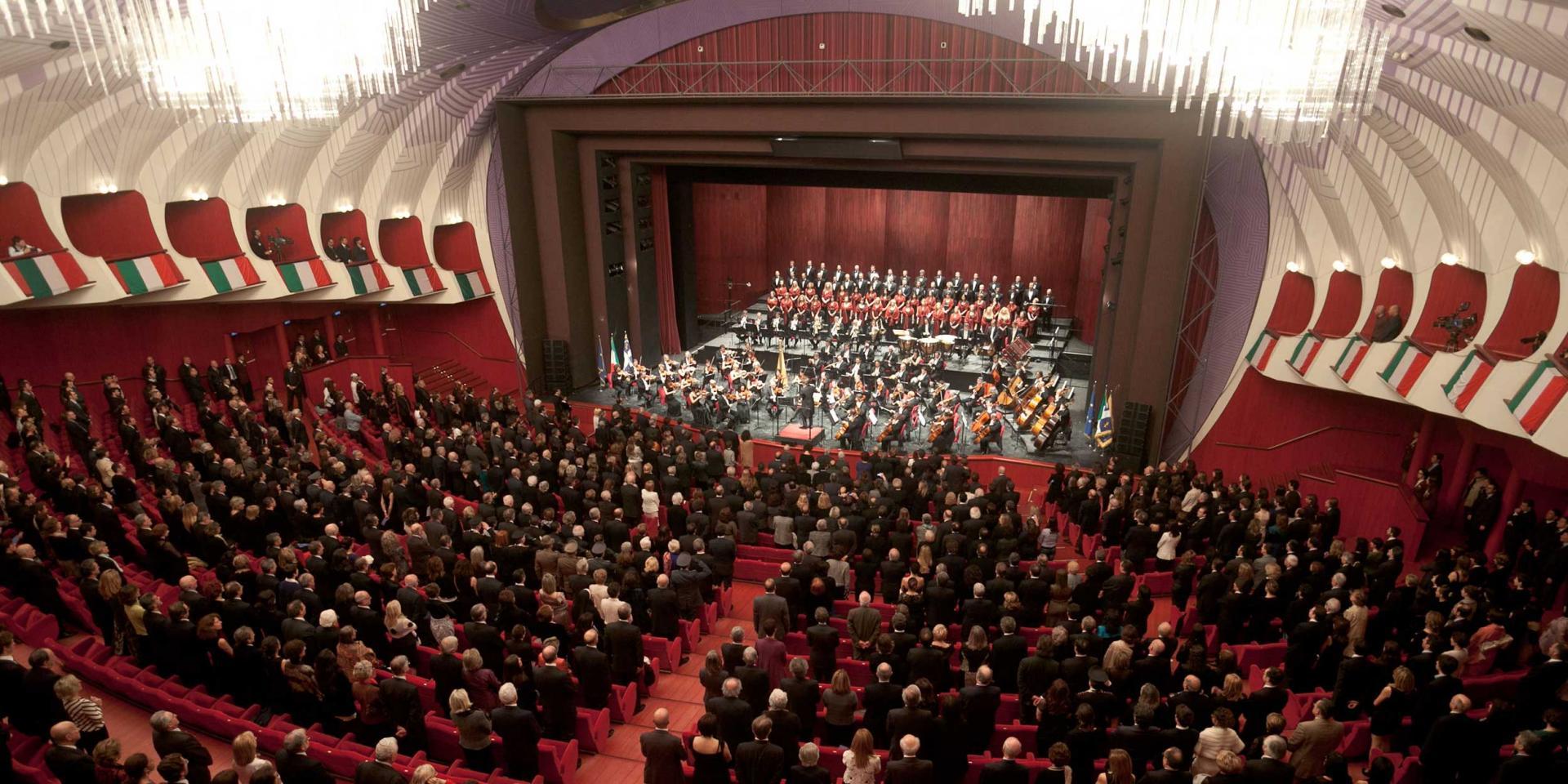 La sala del Teatro Regio La sala del Teatro Regio