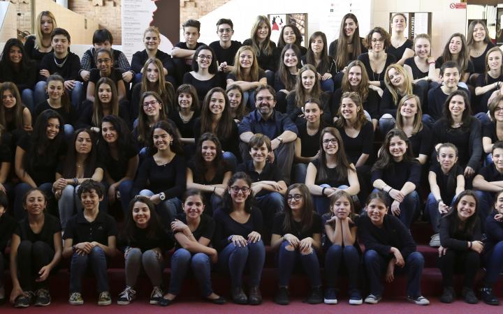 Il Coro di voci bianche del Teatro Regio e del Conservatorio 'G. Verdi' con il maestro Claudio Fenoglio